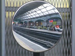 Pearse again... the end of plantform rear view mirror... yes, train drivers need mirrors as well...
