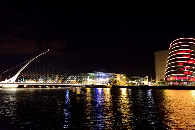 Night grid! Dublin's Samuel Beckett Bridge spans the Liffey taking you across to the Convention Centre... 