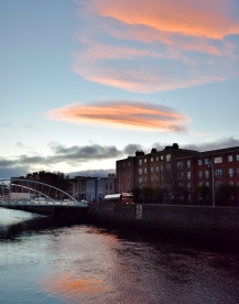 Dawn's transition... colour over Dublin's River Liffey... Ma Nature paints it well!
